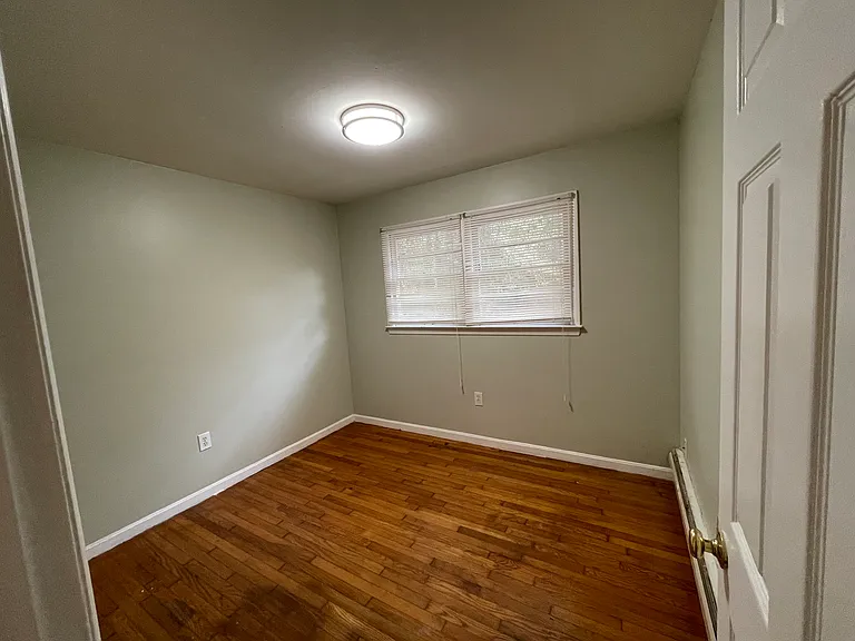 4760 Glenn St #C — Photo 14