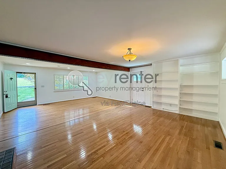 1406 Highland Way — Photo 5