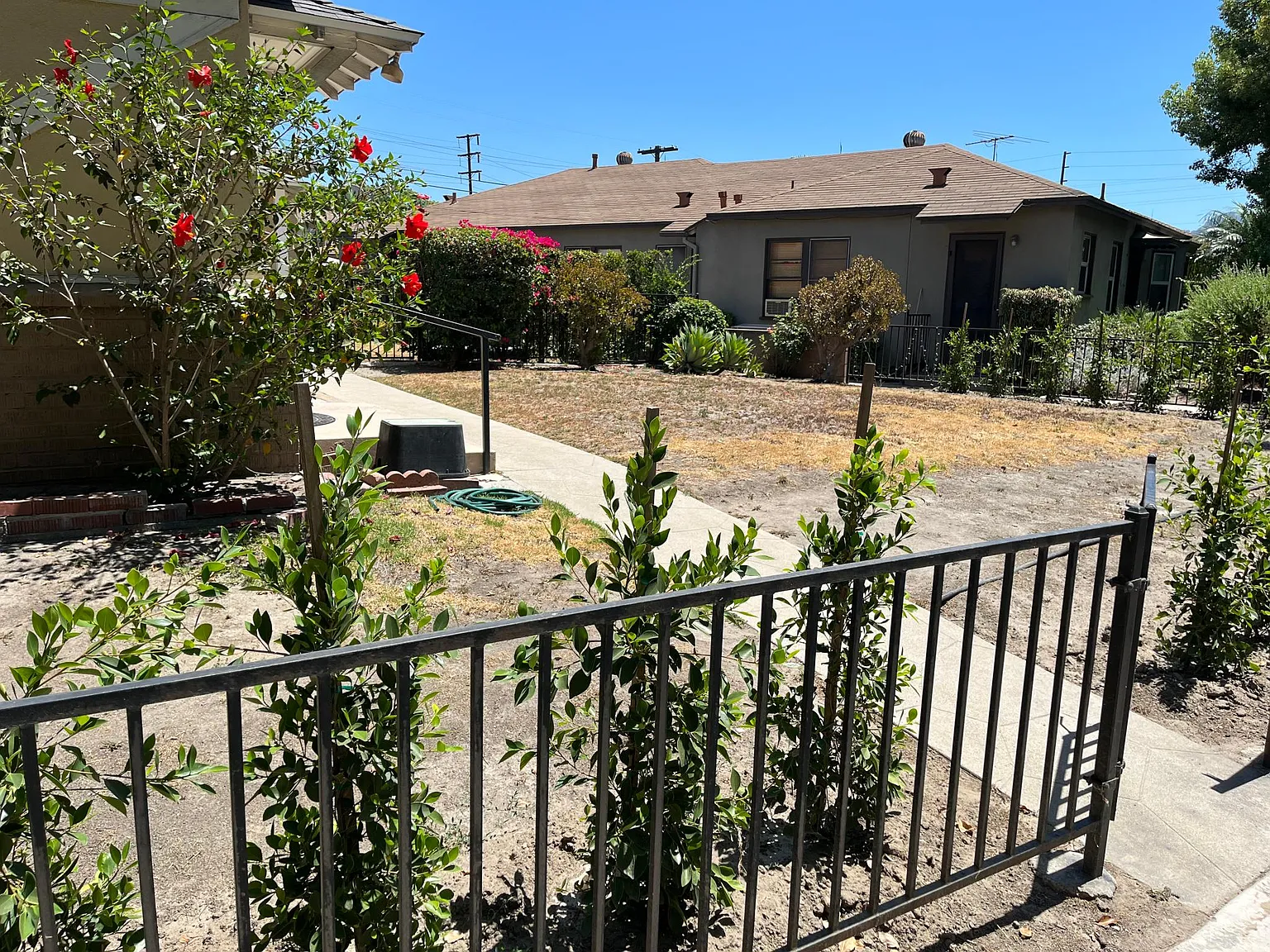 2 bed, 832 sqft, $3,100 — Photo 2