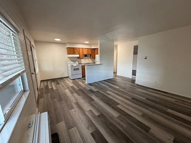 1 bed, 550 sqft, $1,200 — Photo 4