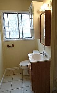 5th image of 105 Woods Ave S