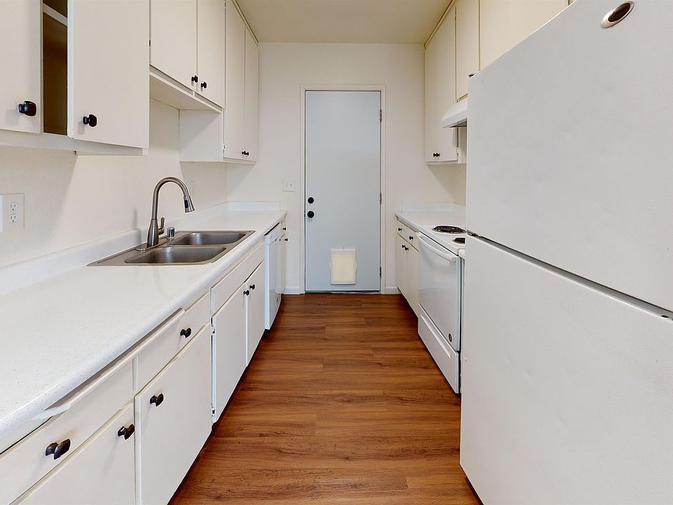 1st image of 4164 Main St #1