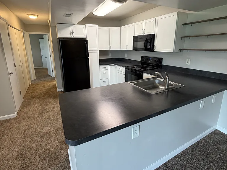 7 Pointe Apartments — Photo 52