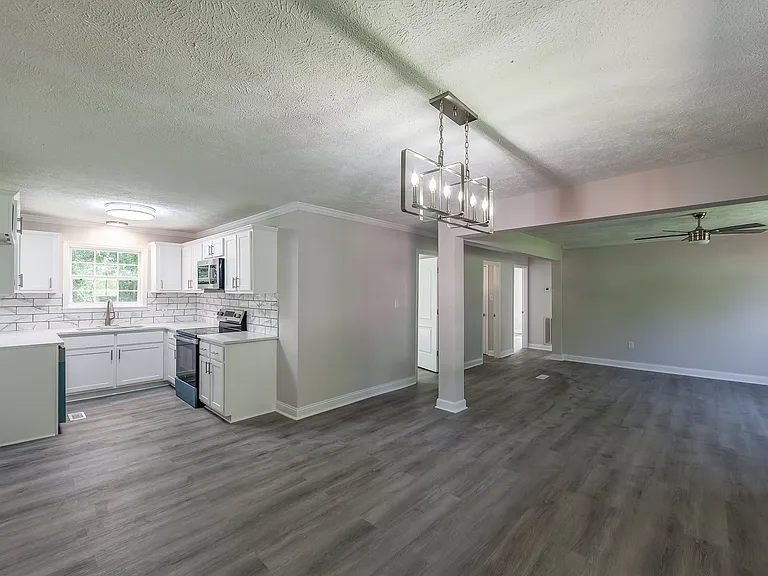 28 Falcon Rd — Photo 6