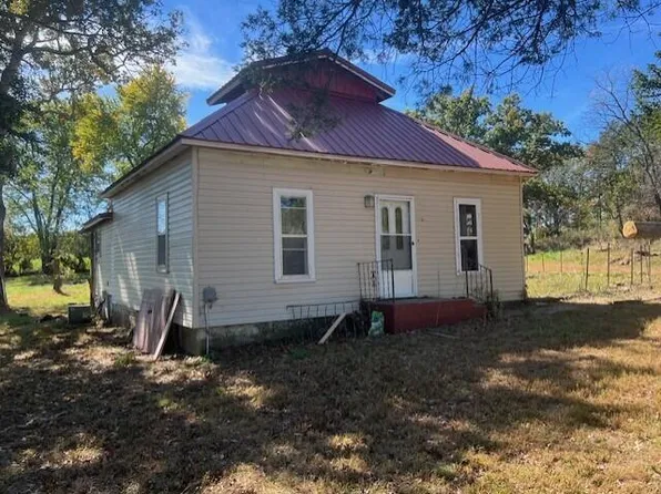 2470 County Road 5900, Willow Springs, MO 65793