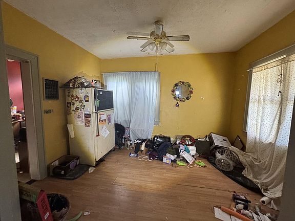 4th image of 1902 Parkview St