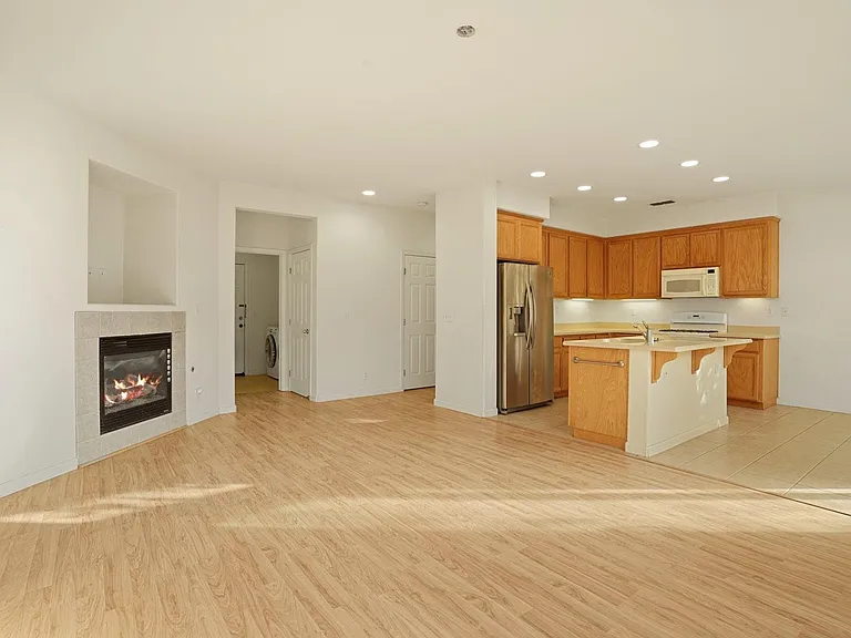 2390 Gibralter Ln — Photo 9