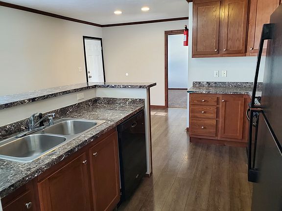 4th image of 7040 Shawnee Dr #457