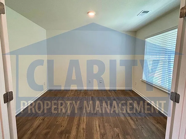 1471 Housley Dr — Photo 7