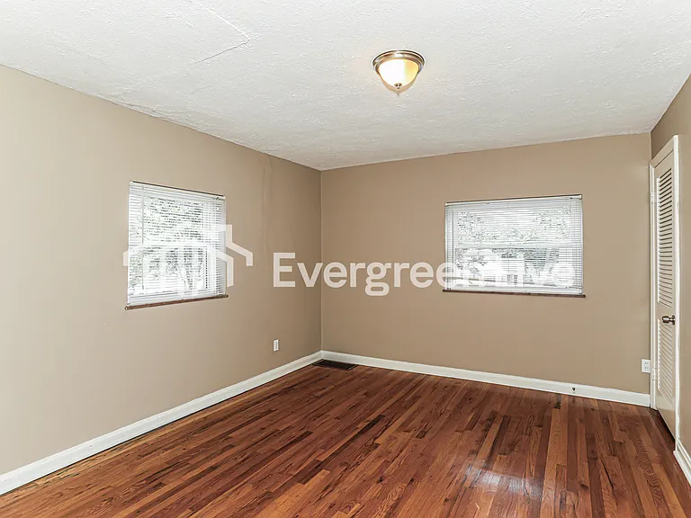 2161 Sylved Ln — Photo 8