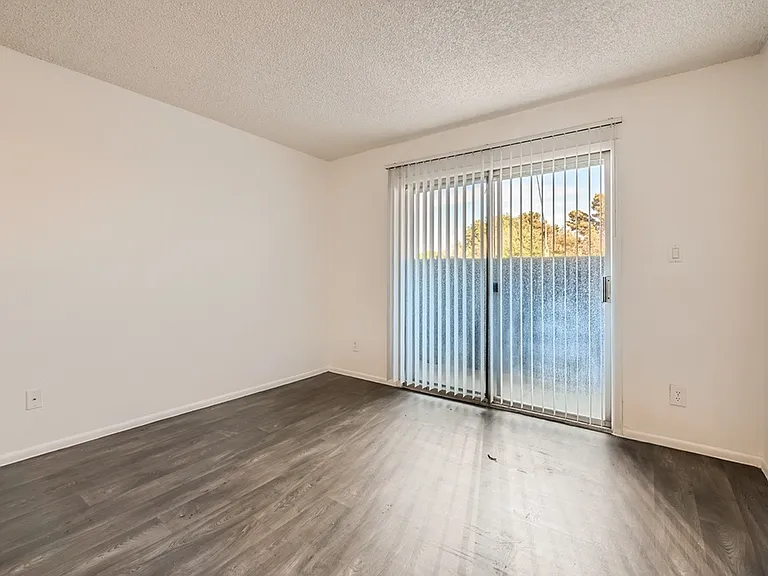 1325 W Guadalupe Rd — Photo 23