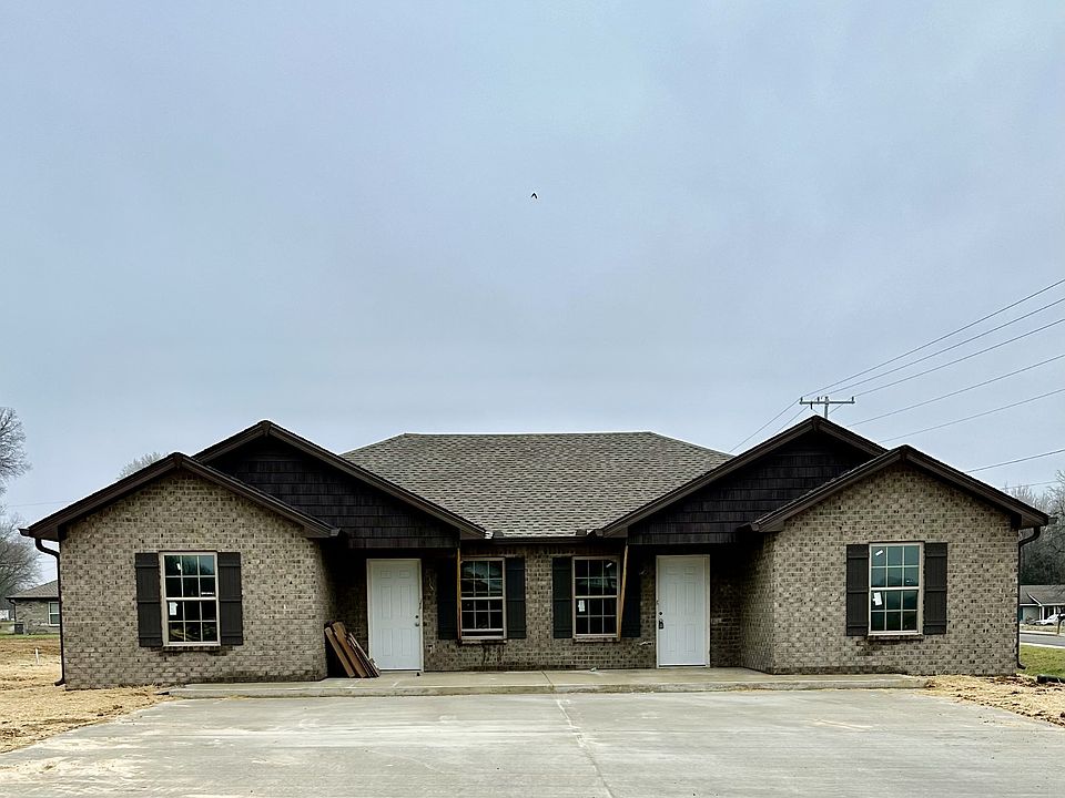 2nd image of 204 Kerr Way