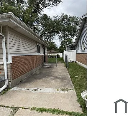 17132 Walter St — Photo 4