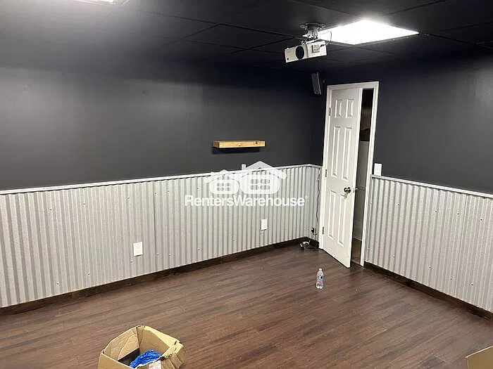 2501 Crestwood Cir — Photo 20