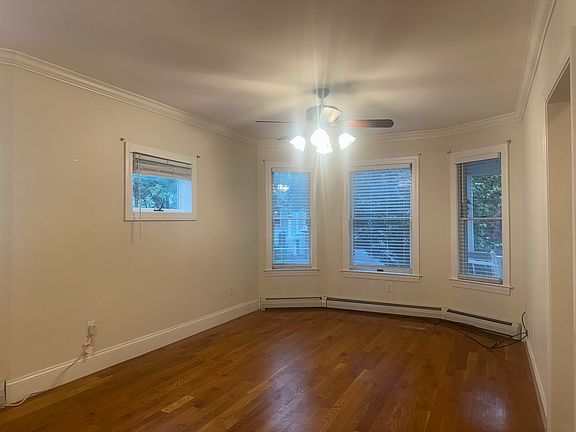 5th image of 76 Stanley Ave #1