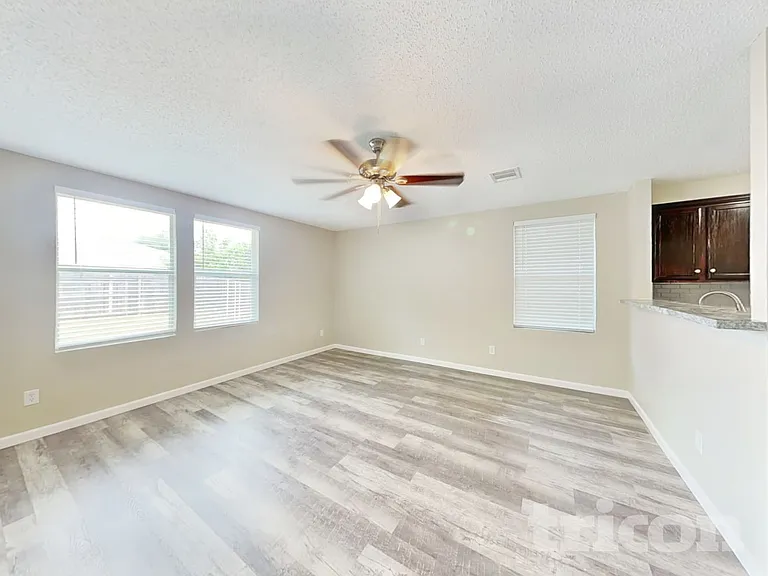 3916 Golden Horn Ln — Photo 2