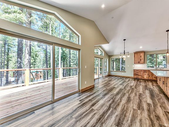 5th image of 1596 Iroquois Cir