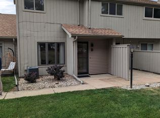 108 Burwash Ave APT D, Savoy, IL 61874