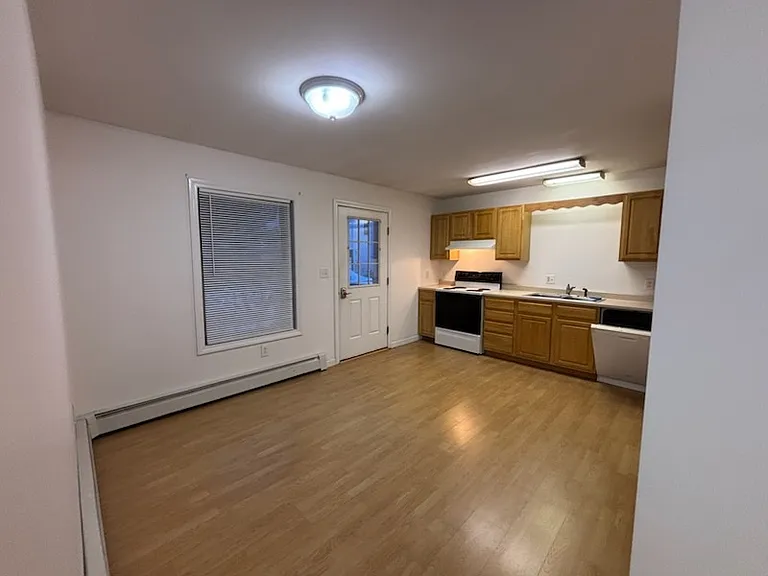 86 Fieldstone Dr #B — Photo 3
