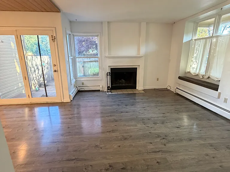 6400 E Northern Lights Blvd #5C — Photo 2