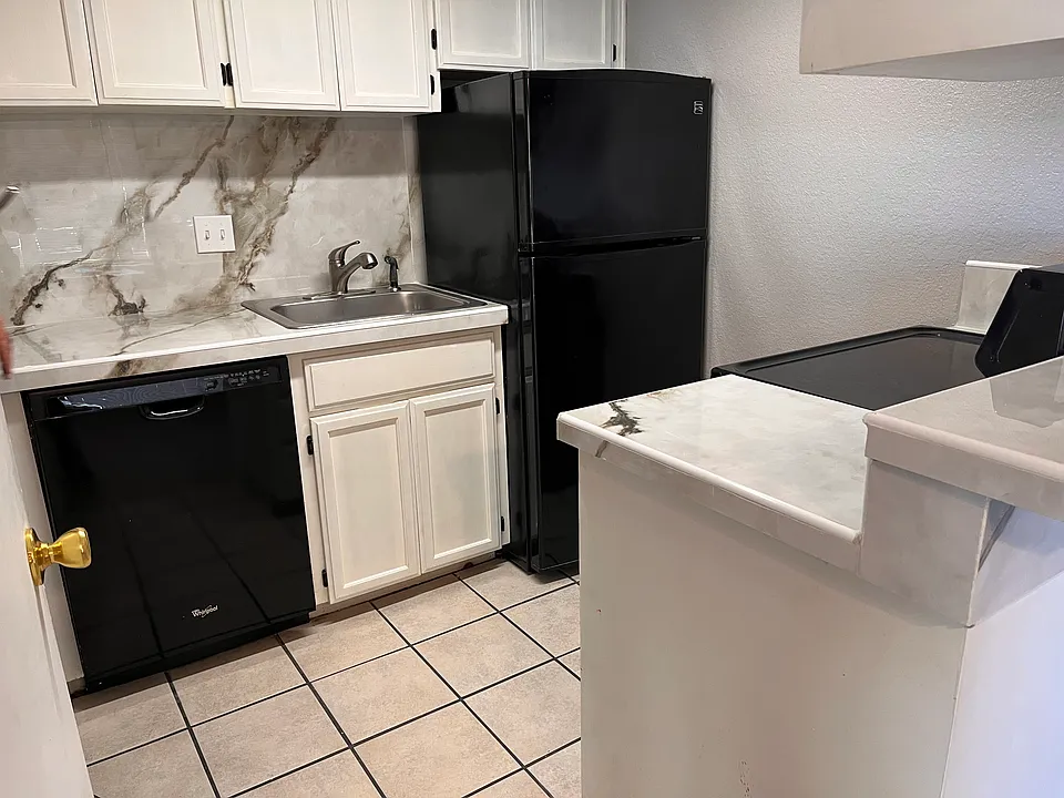 701 Nelray Blvd #2