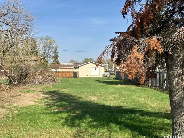 113 4th Street N, Nipawin, SK S0E 1E0