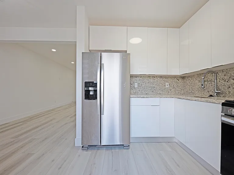 350 75th St #203 — Photo 9