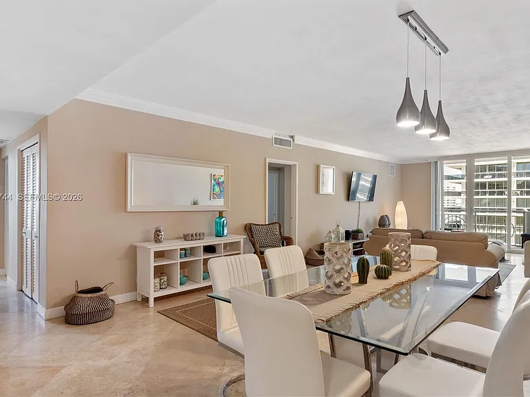 5825 Collins Ave #9C — Photo 4
