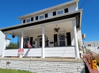 94 N Tulpehocken St, Pine Grove, PA 17963