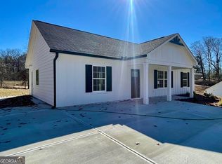 39 Manley Ter, Royston, GA 30662