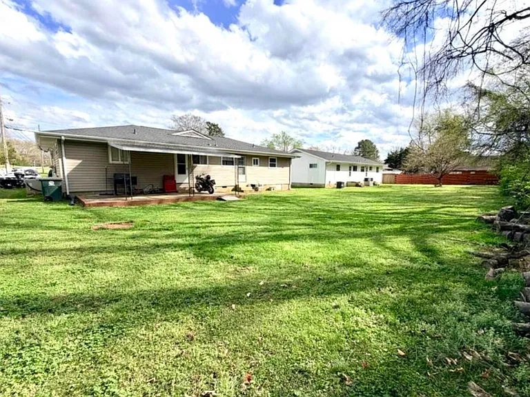 4705 Clover Ln — Photo 5