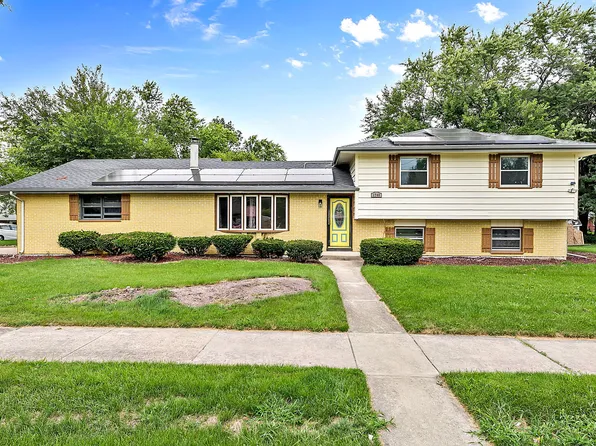 1740 Orchid St, Aurora, IL 60505