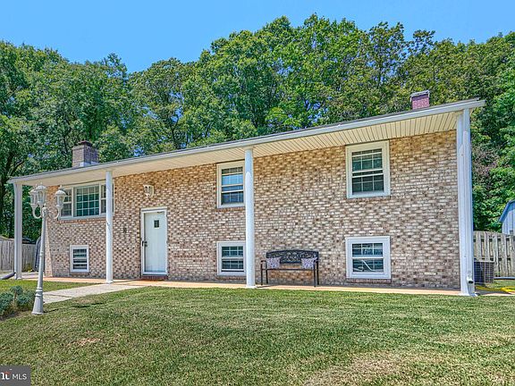3rd image of 256 Heartwood Ct