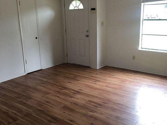 2nd image of 713 Brook Meadow Ln