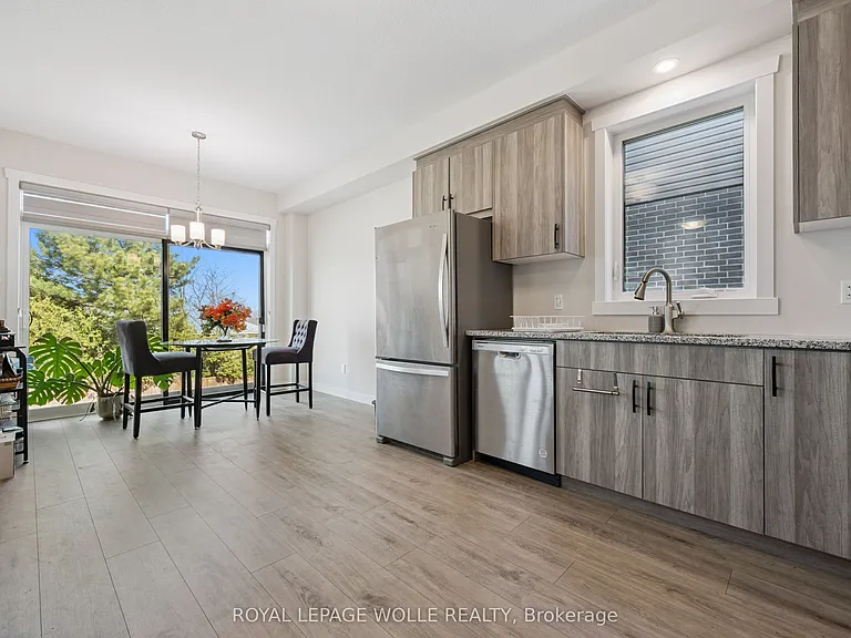 40 Moon Cres — Photo 10