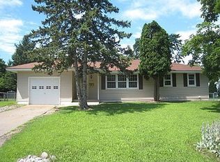 7709 Daleview Dr N, Brooklyn Park, MN 55443