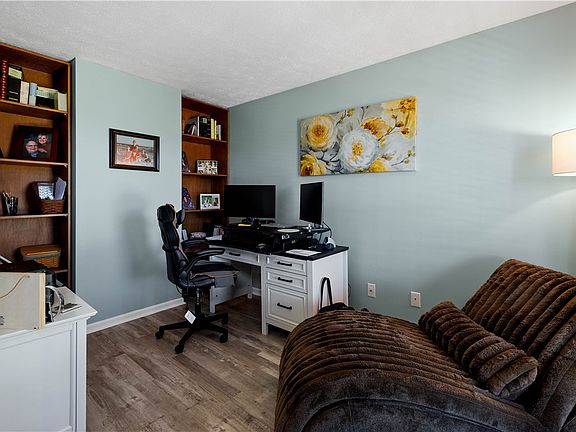 4th image of 310 Rocky Ridge Rd