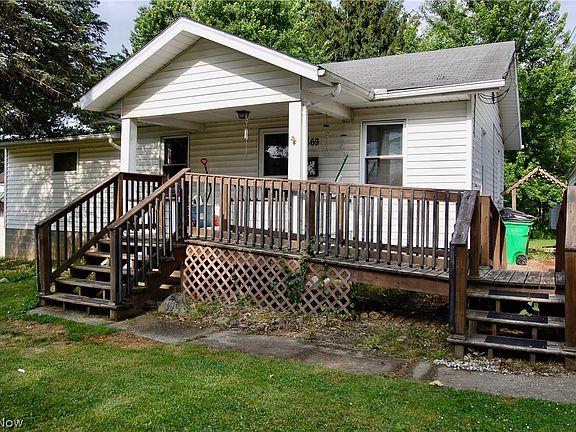 2nd image of 669 Scott Pl NW