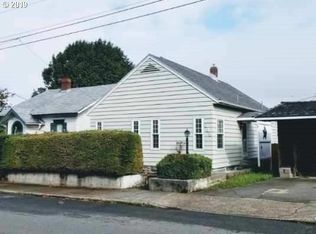 648 S 11th St, Coos Bay, OR 97420