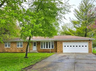 208 Mill St, La Crosse, IN 46348