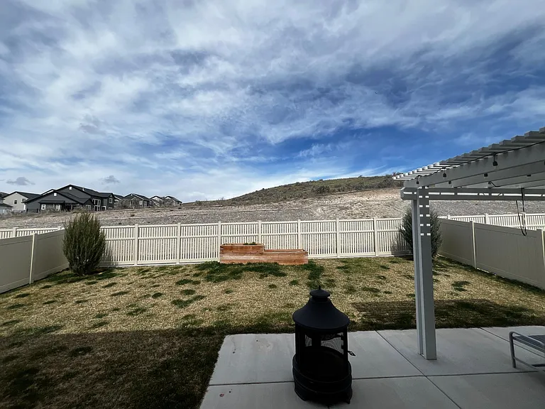 1638 W Quailhill Rd — Photo 30