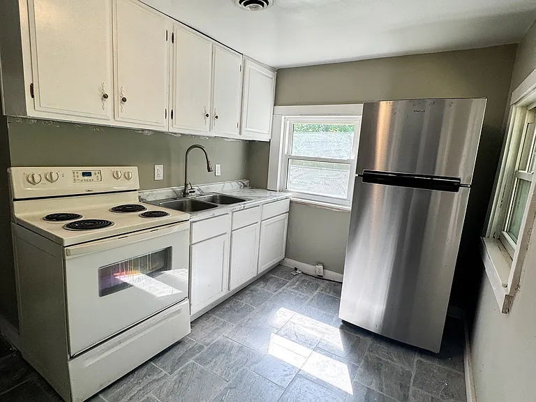 4129 Kedzie Ave — Photo 5
