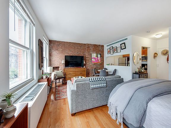 4th image of 350 W 14th St #G5