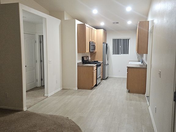 2nd image of 61970 Petunia Dr