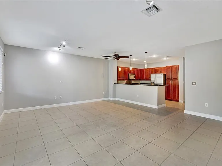 3238 SW 16th Ter #3238 — Photo 6