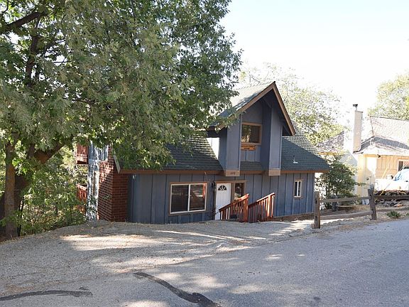 3rd image of 1498 Sequoia Dr