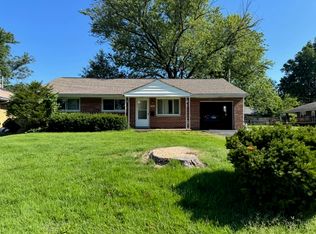 9009 Hurstgreen Dr, Saint Louis, MO 63114