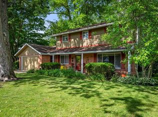 209 N Bayberry Ln, Muncie, IN