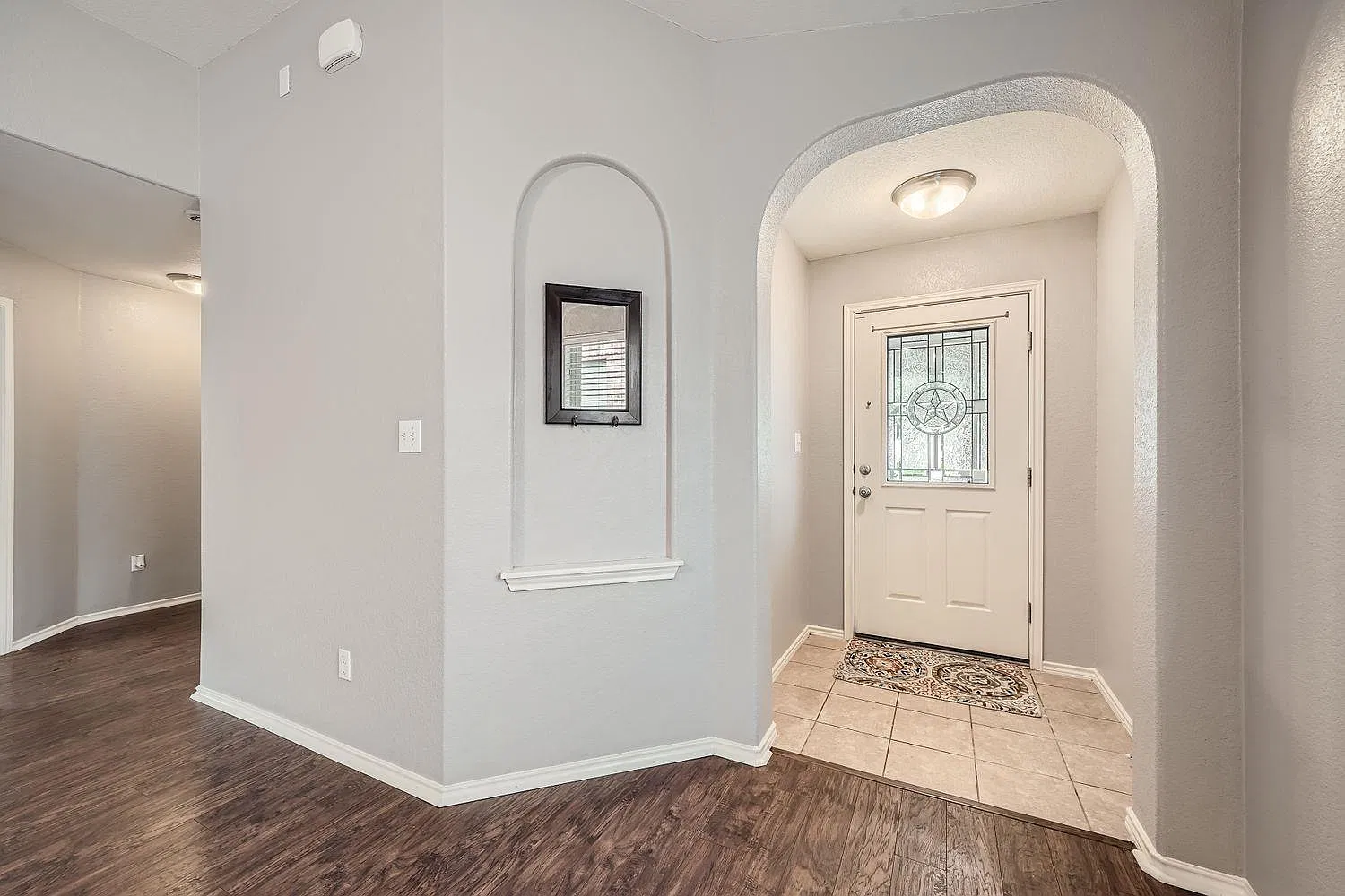 3 bed, 2.0 bath, 1424 sqft, $2,000 — Photo 3