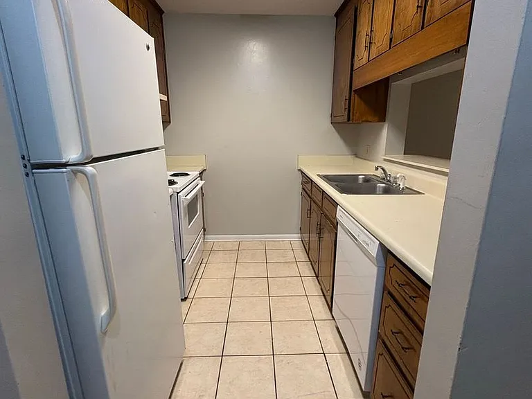 214 Candlebrook Dr — Photo 5